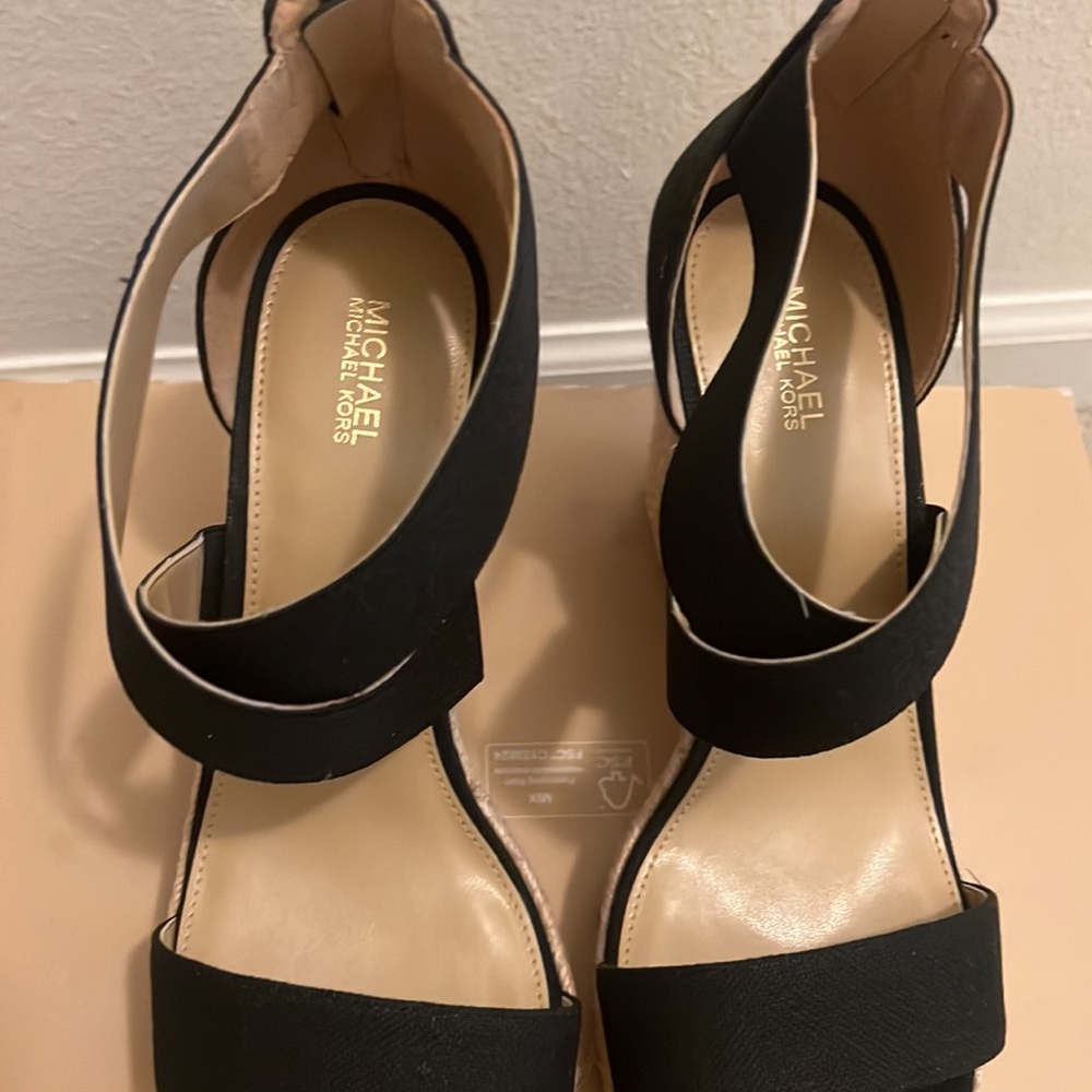 Michael Kors wedges NEW! - Picture 4 of 4